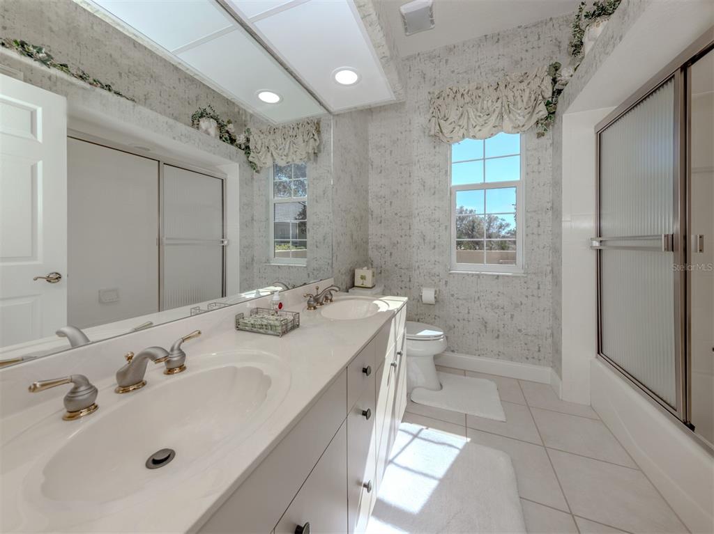 444 Tremingham Way Venice, FL 34293 - Photo 21 of 93