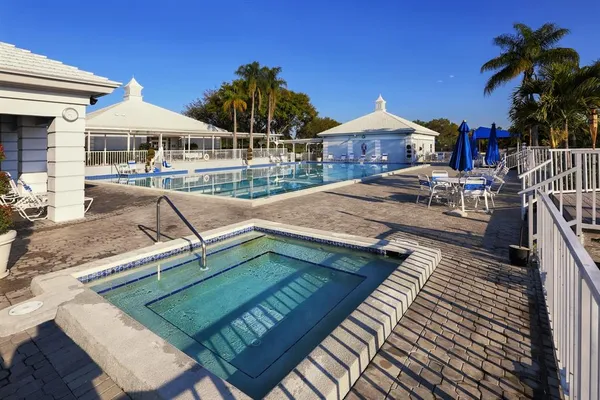 $1,280,000 | 444 Tremingham Way, Venice, FL 34293