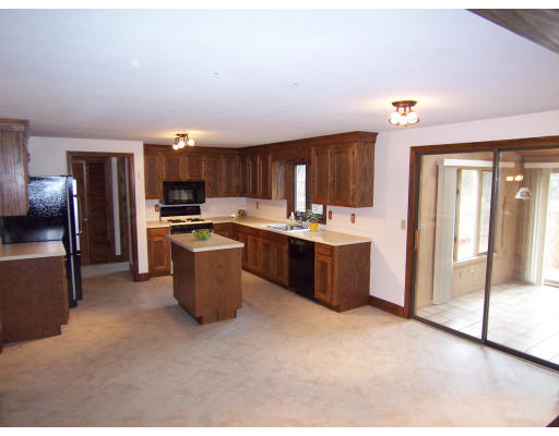 25 Tallard Road Westford, MA 01886 - Photo 7 of 24 Gallery Image 7