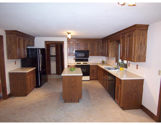 25 Tallard Road Westford, MA 01886 - Photo 10 of 24 Gallery Image 10