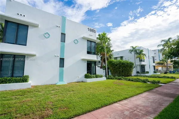 $2,400 | 1971 Bay Drive, Unit 114, Miami Beach, FL 33141