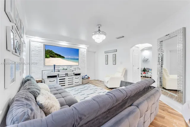 $694,900 | 1289 Northwest 171st Terrace, Pembroke Pines, FL 33028