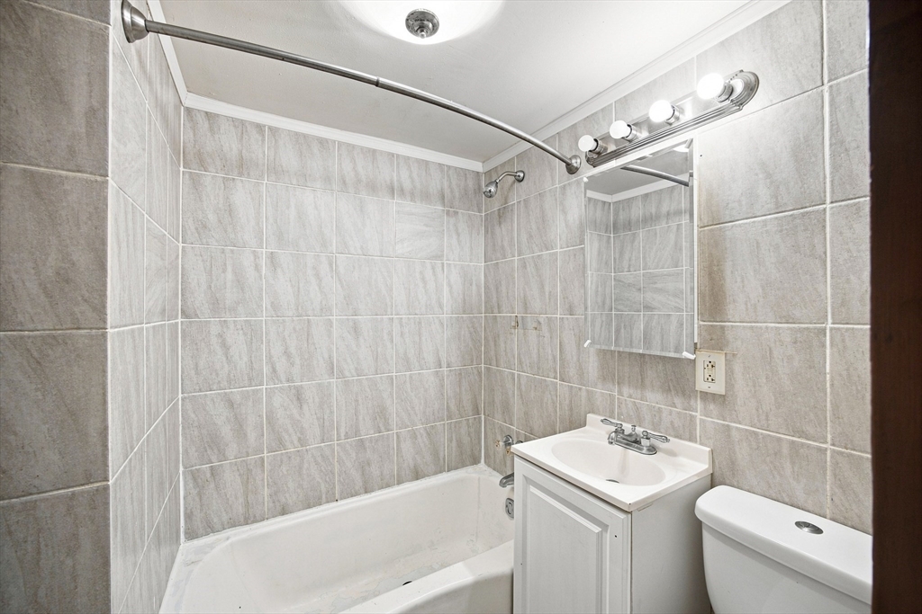 132 Miller Street Springfield, MA 01104 - Photo 10 of 30 Gallery Image 10