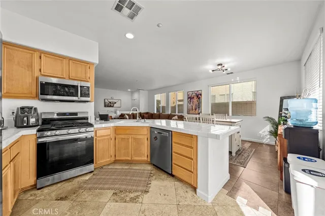 $525,000 | 41685 Woodridge Avenue, Unit 1, Murrieta, CA 92562