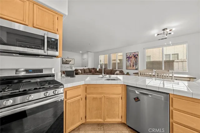 $525,000 | 41685 Woodridge Avenue, Unit 1, Murrieta, CA 92562