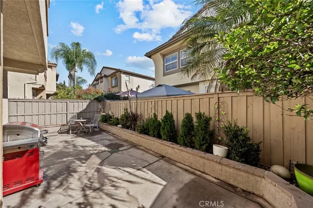 $525,000 | 41685 Woodridge Avenue, Unit 1, Murrieta, CA 92562