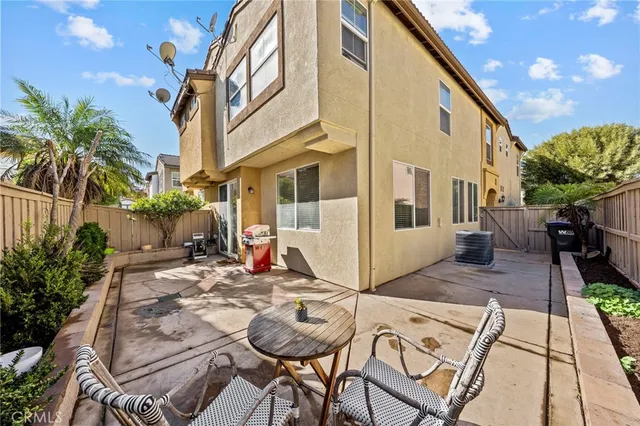 $525,000 | 41685 Woodridge Avenue, Unit 1, Murrieta, CA 92562