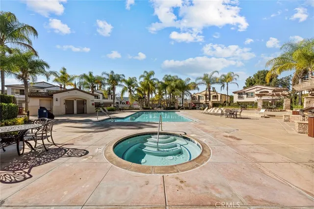 $525,000 | 41685 Woodridge Avenue, Unit 1, Murrieta, CA 92562