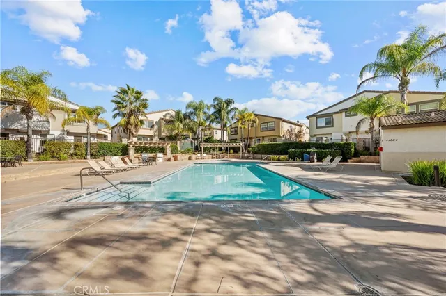 $525,000 | 41685 Woodridge Avenue, Unit 1, Murrieta, CA 92562