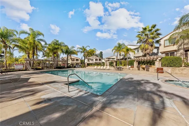 $525,000 | 41685 Woodridge Avenue, Unit 1, Murrieta, CA 92562