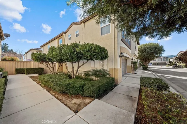 $525,000 | 41685 Woodridge Avenue, Unit 1, Murrieta, CA 92562