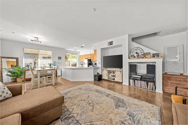 $525,000 | 41685 Woodridge Avenue, Unit 1, Murrieta, CA 92562