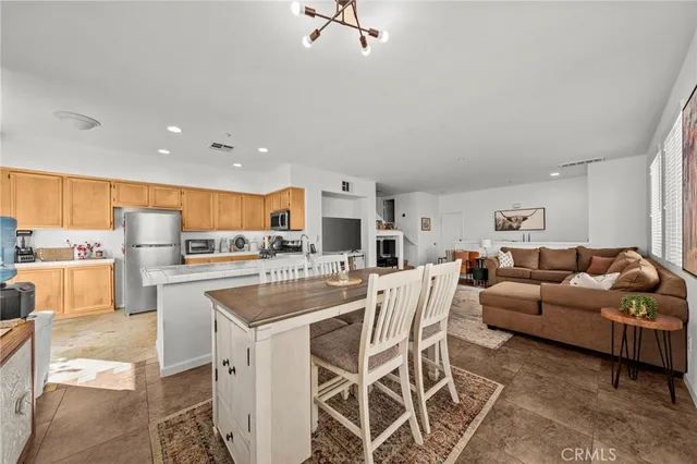 $525,000 | 41685 Woodridge Avenue, Unit 1, Murrieta, CA 92562