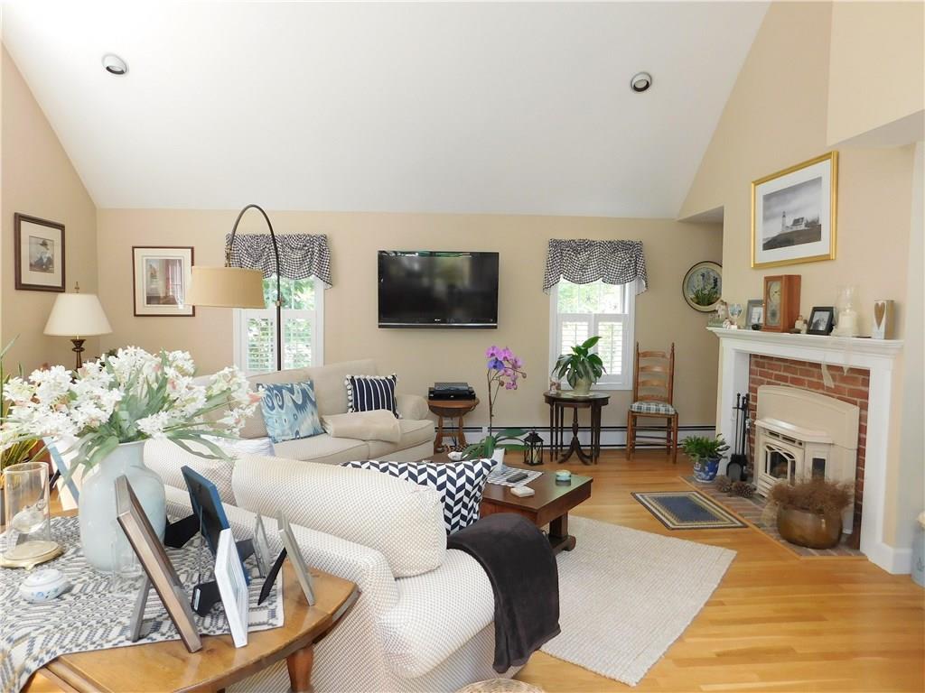 7 Southgate Road Kennebunk, ME 04043 - Photo 5 of 16 Photo