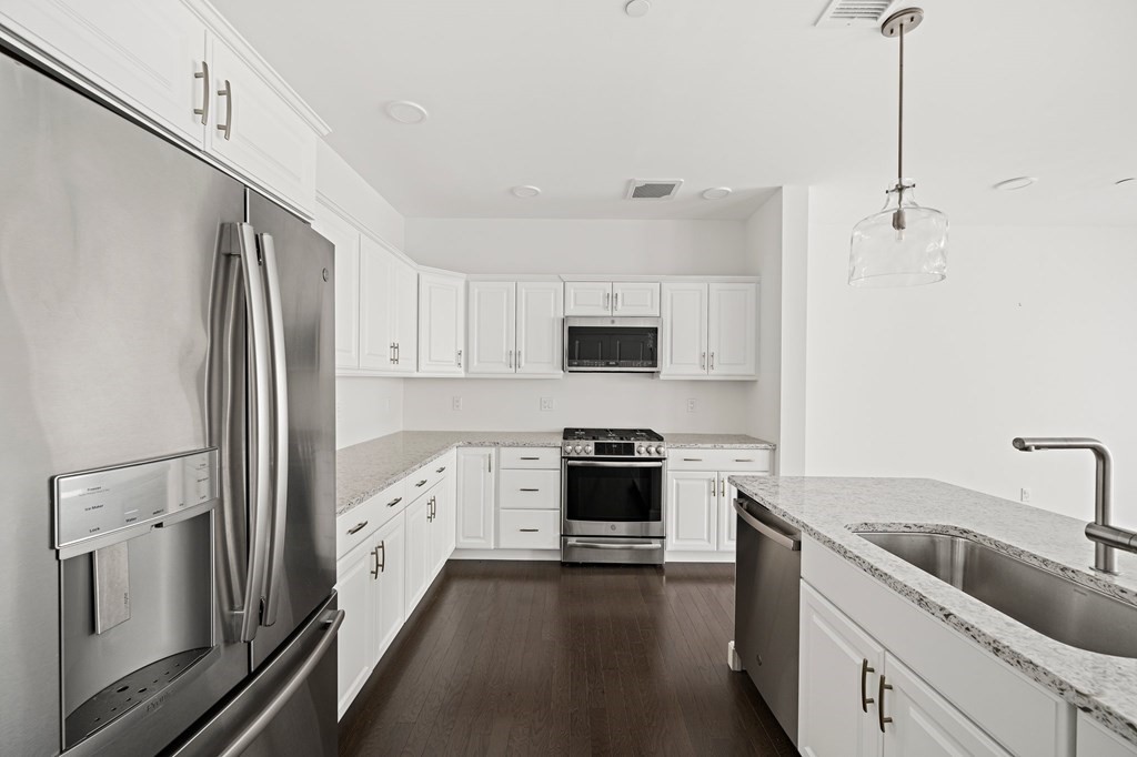 1 Revolution Way, Unit 201 Canton, MA 02021 - Photo 3 of 40