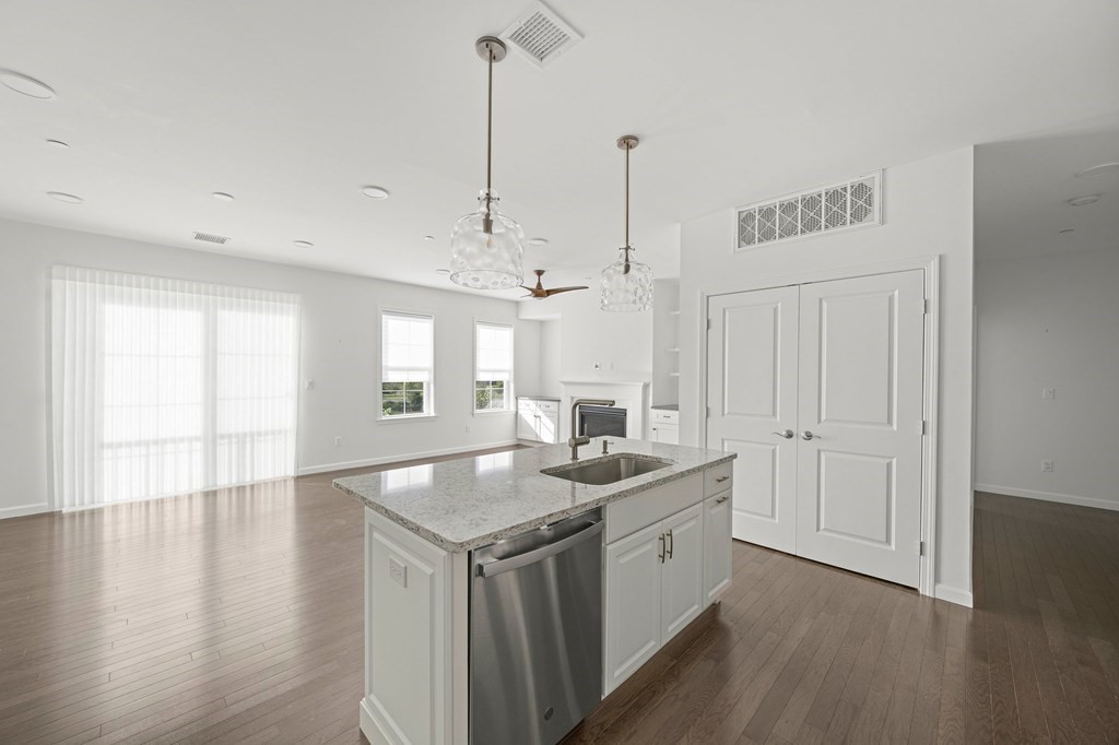 1 Revolution Way, Unit 201 Canton, MA 02021 - Photo 7 of 40