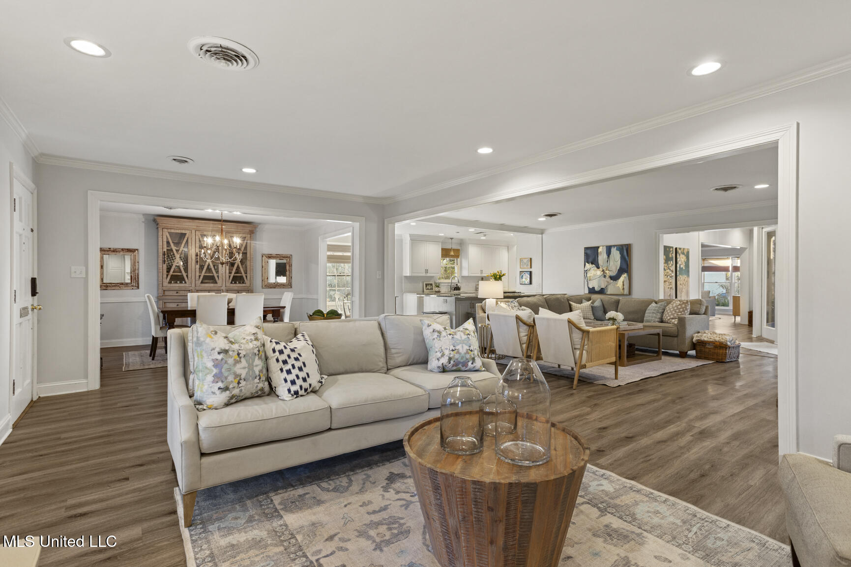 4465 Wedgewood Street Jackson, MS 39211 - Photo 5 of 30 4465 Wedgewood-8