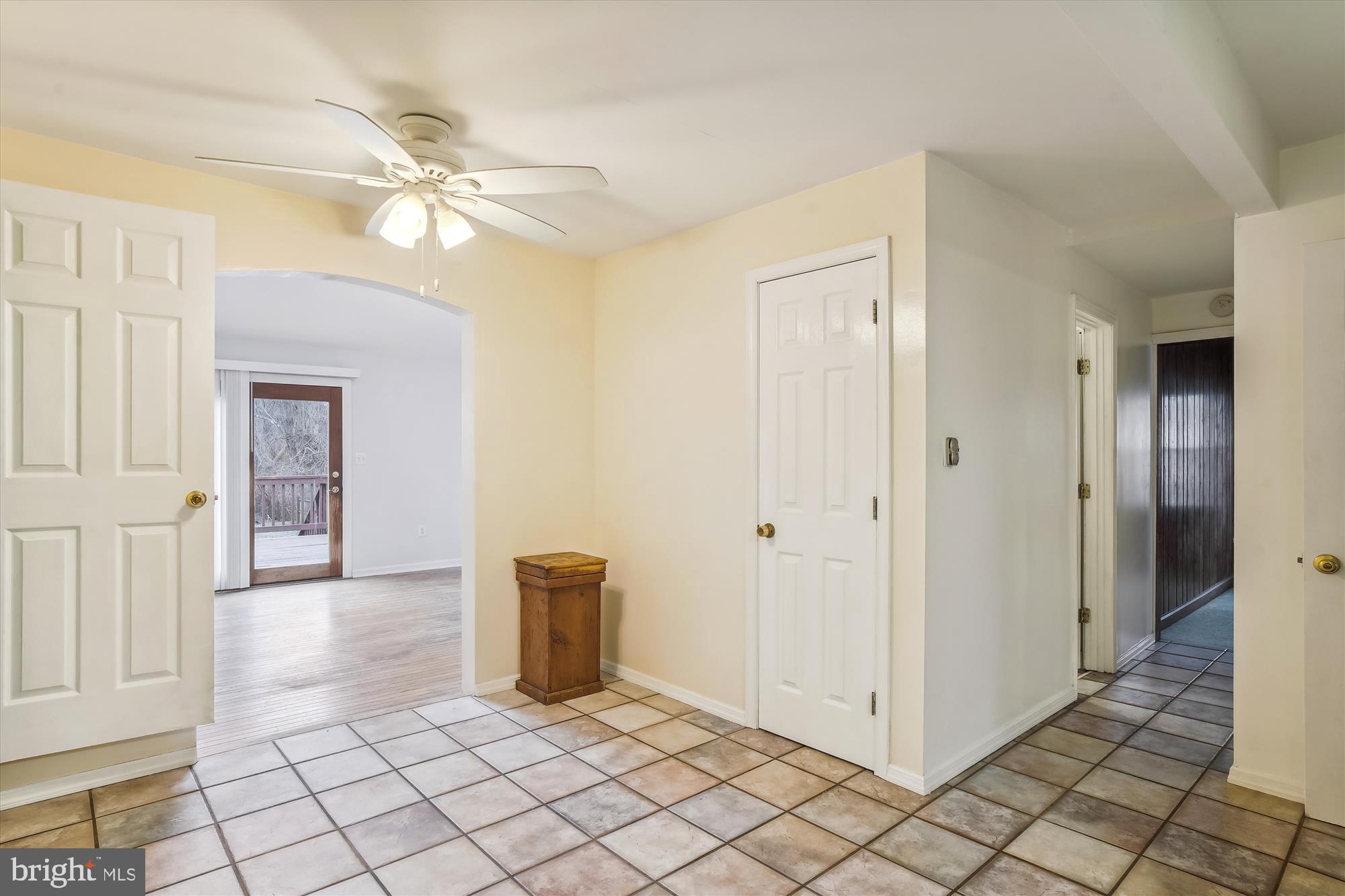 799 Briggs Chaney Road Silver Spring, MD 20905 - Photo 22 of 56 Kitchen