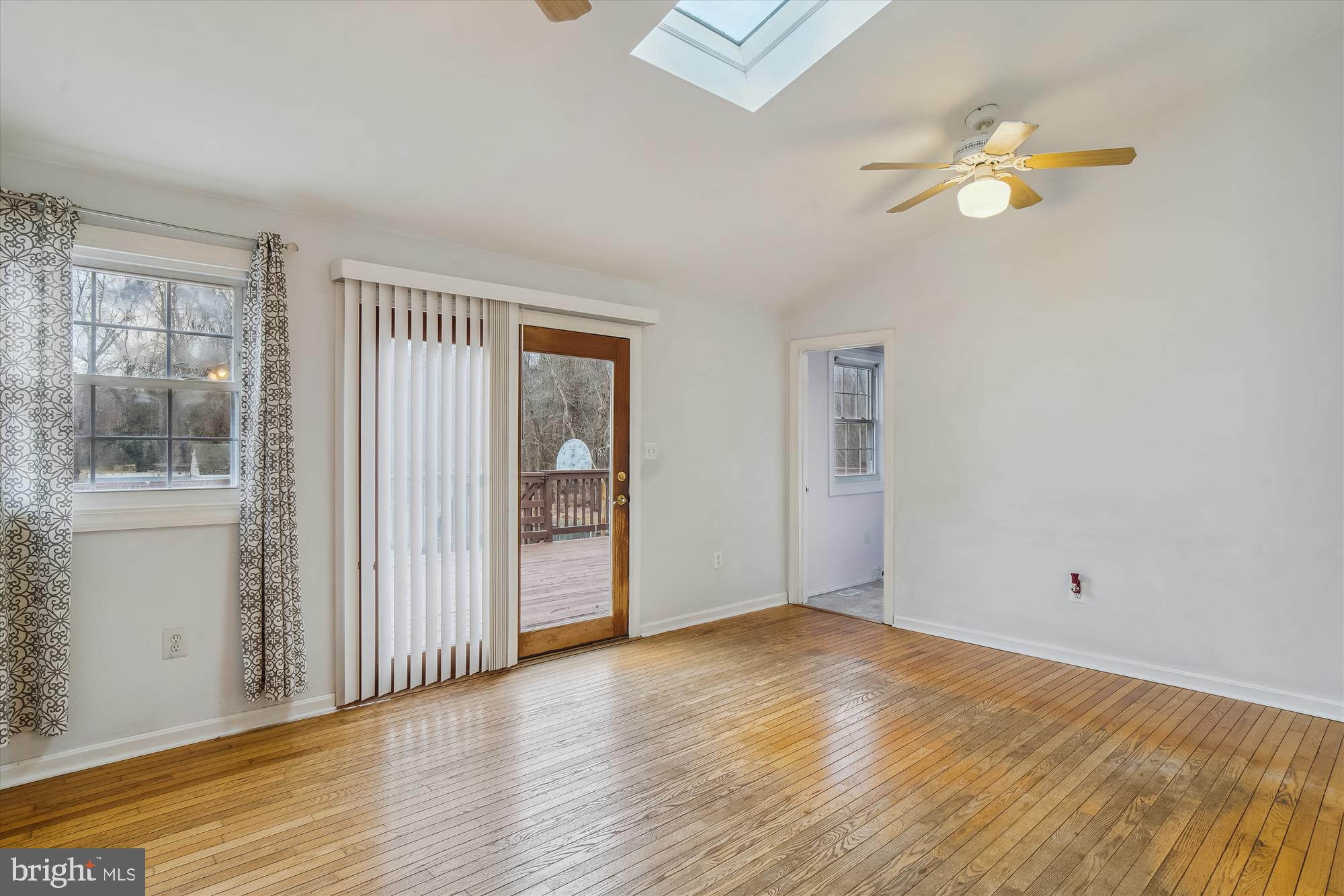 799 Briggs Chaney Road Silver Spring, MD 20905 - Photo 26 of 56 Great Room