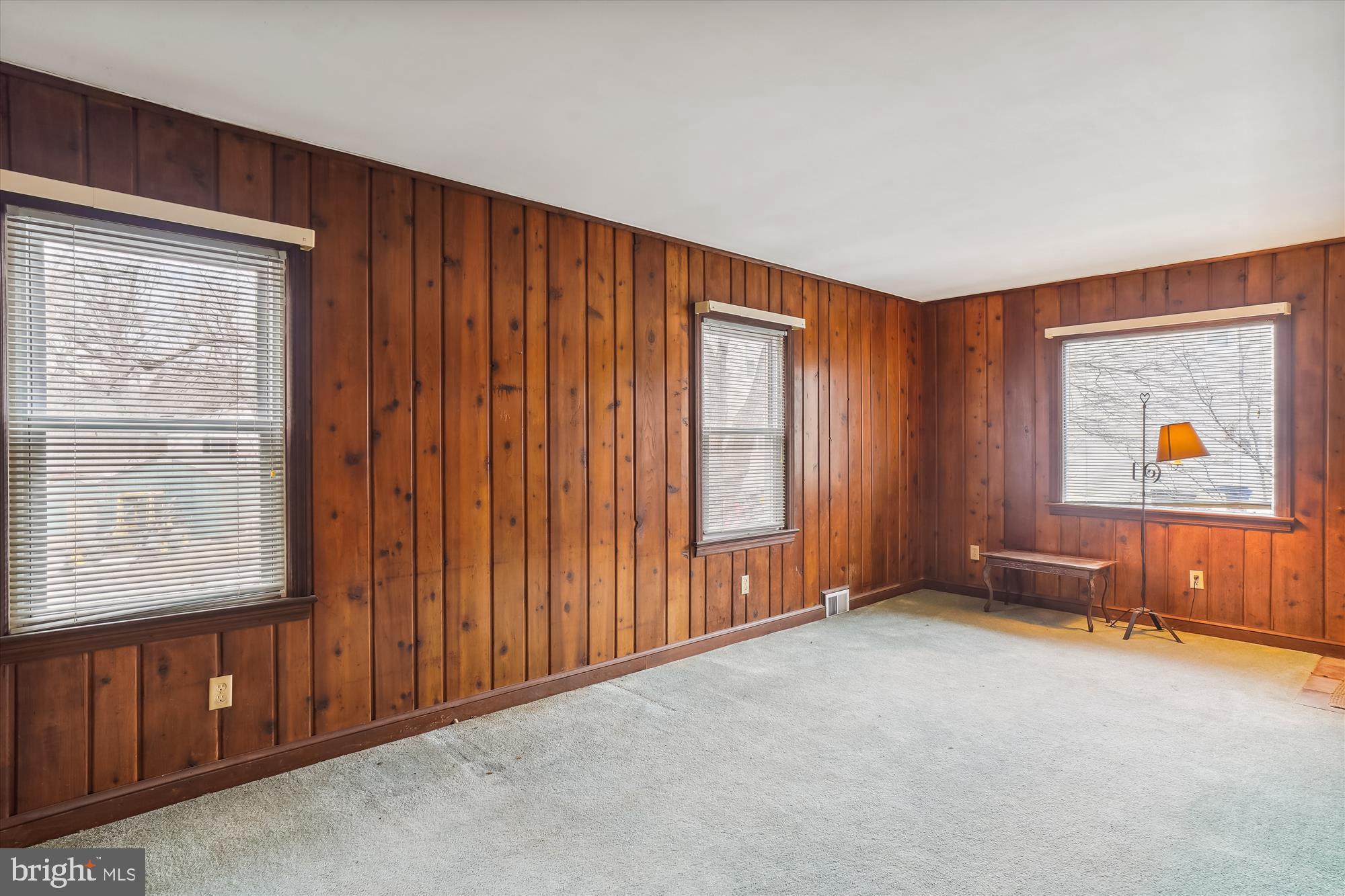 799 Briggs Chaney Road Silver Spring, MD 20905 - Photo 9 of 56 Living Room