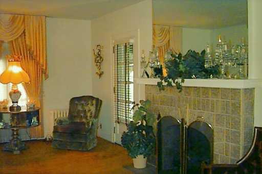 1127 Freeport Road Natrona Heights, PA 15065 - Photo 5 of 8 Gallery Image 5