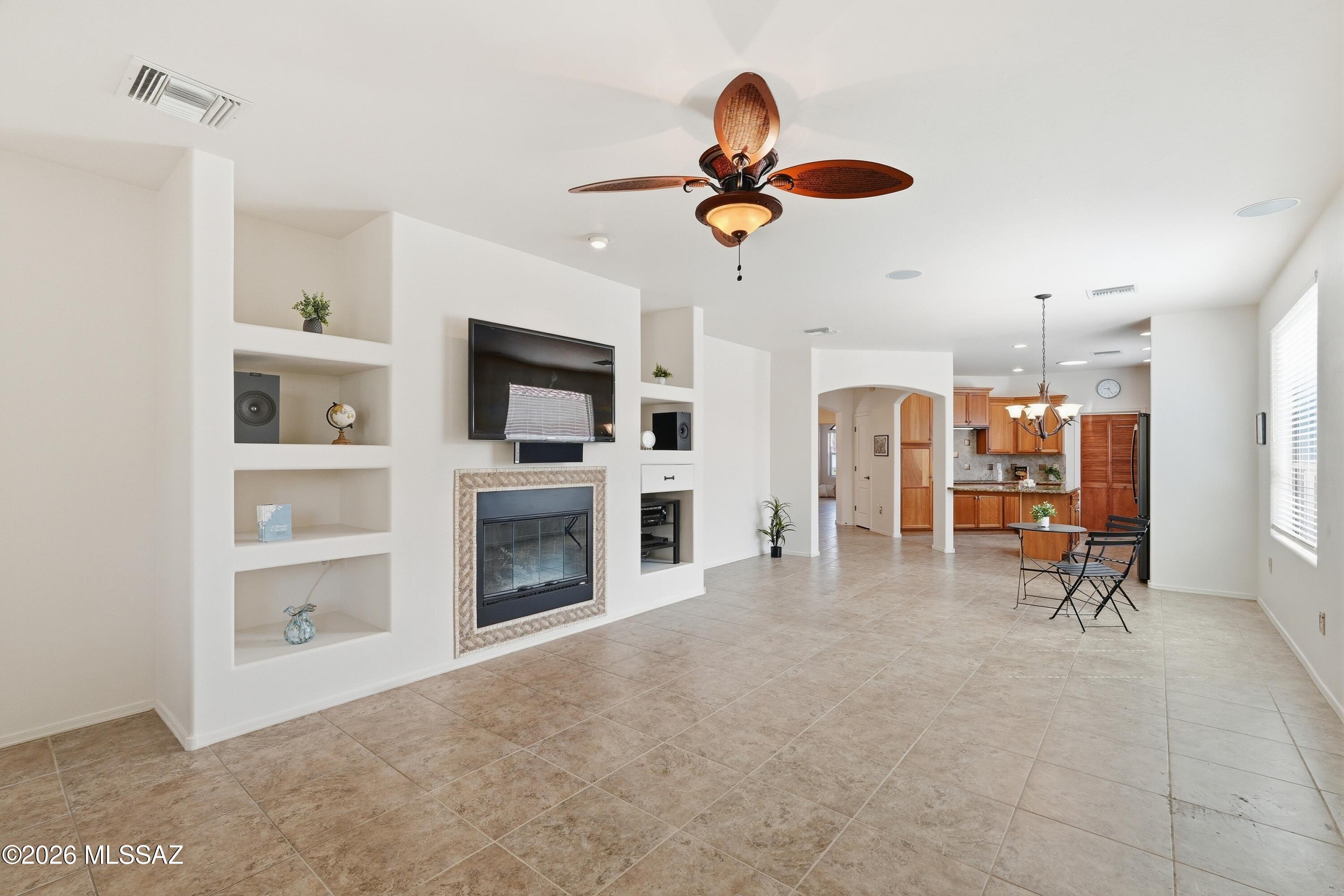 2845 North Vactor Ranch Place Tucson, AZ 85715 - Photo 10 of 41 Off Kitchen