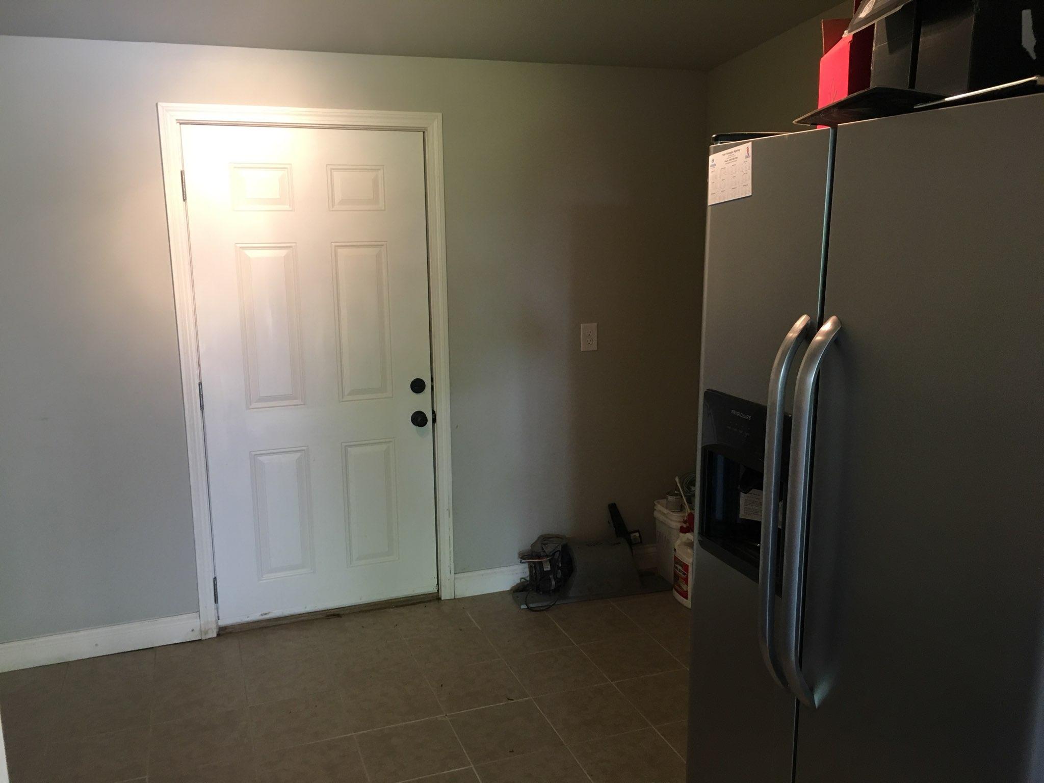 1328 Sumac Road Knoxville, TN 37919 - Photo 13 of 21 Large bonus room behind carport
