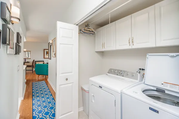 $610,000 | 5555 North Cumberland Avenue, Unit 901, Chicago, IL 60656