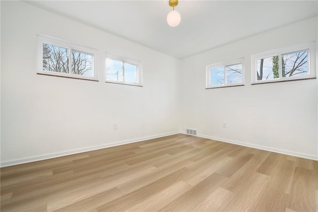164 Gass Road Pittsburgh, PA 15229 - Photo 17 of 25 Gallery Image 17