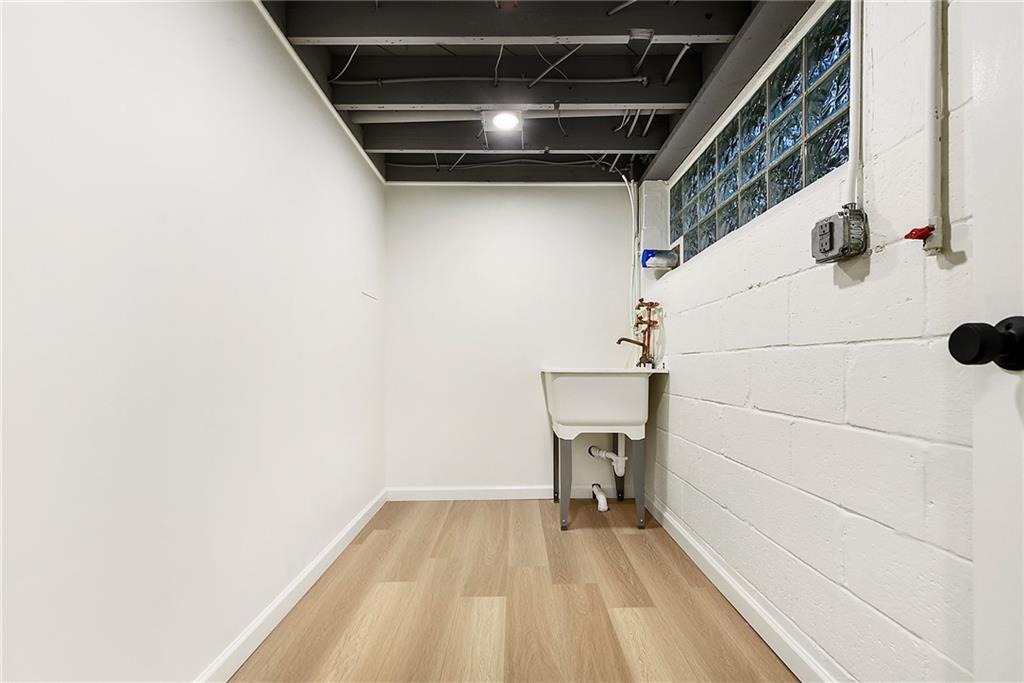 164 Gass Road Pittsburgh, PA 15229 - Photo 23 of 25 Gallery Image 23