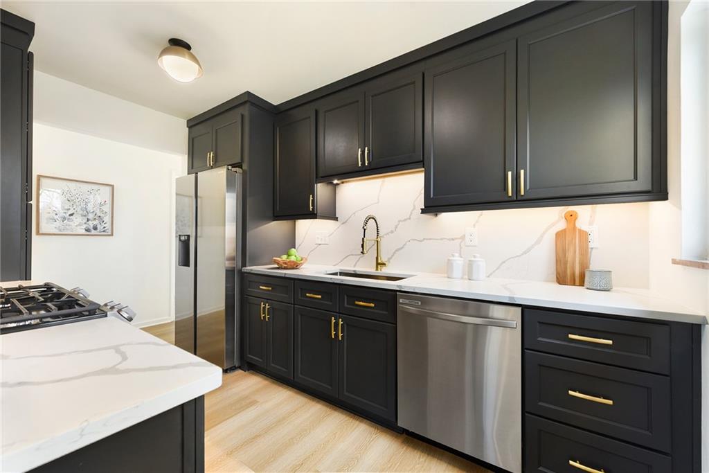 164 Gass Road Pittsburgh, PA 15229 - Photo 8 of 25 Gallery Image 8