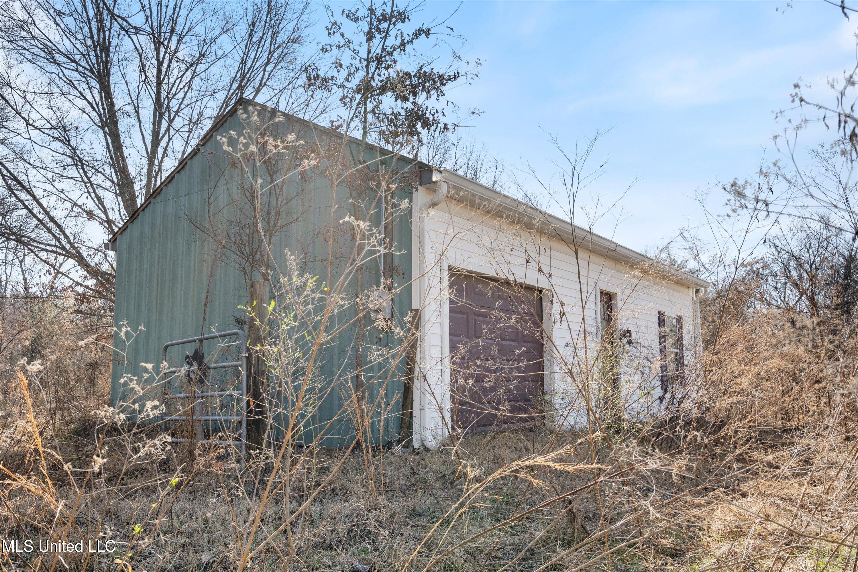 2157 Rader Creek Road Sarah, MS 38665 - Photo 6 of 54 09-DSC8159