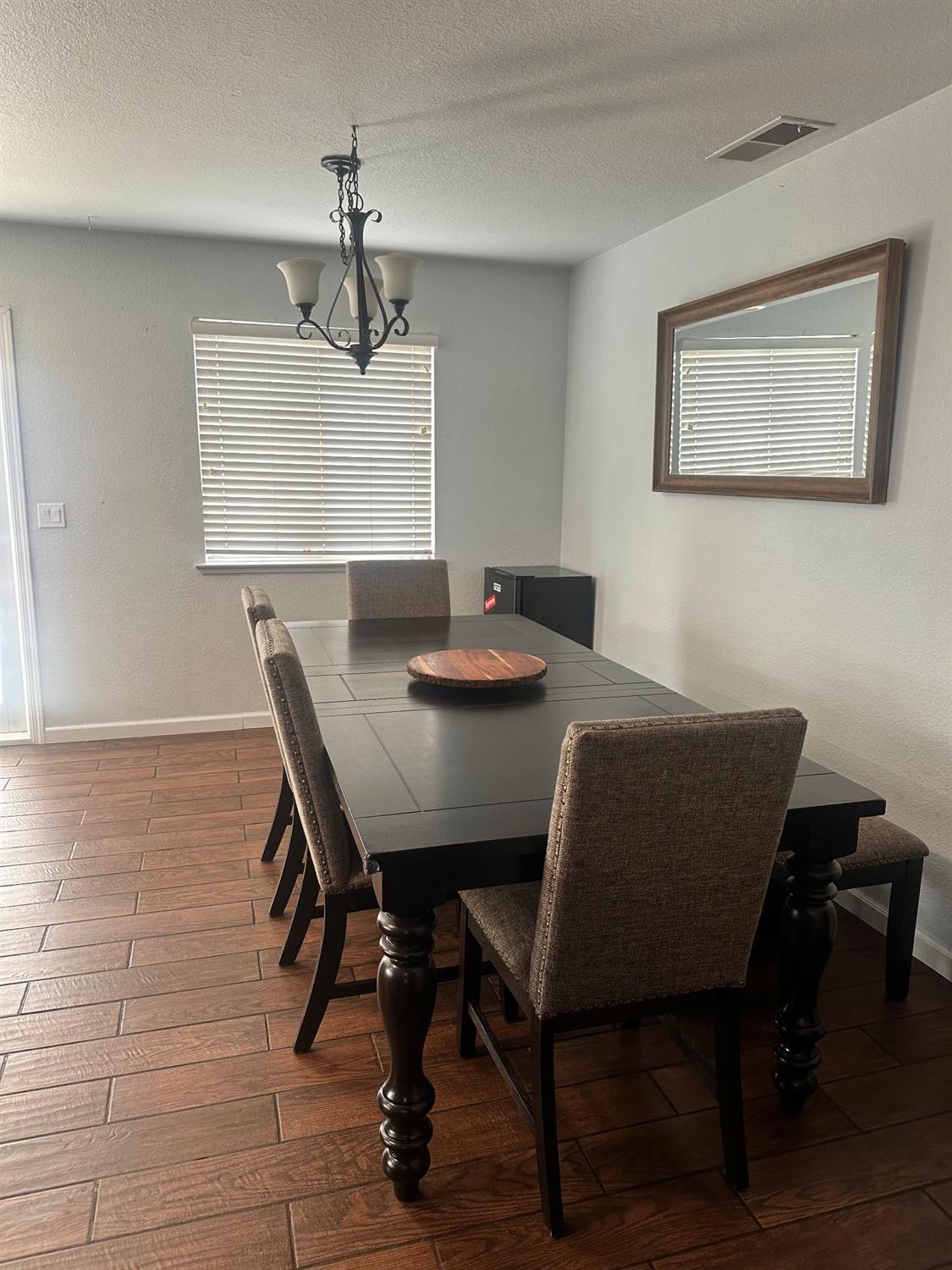 3608 Cassie Lane Ceres, CA 95307 - Photo 22 of 25 a view of a dining room with furniture