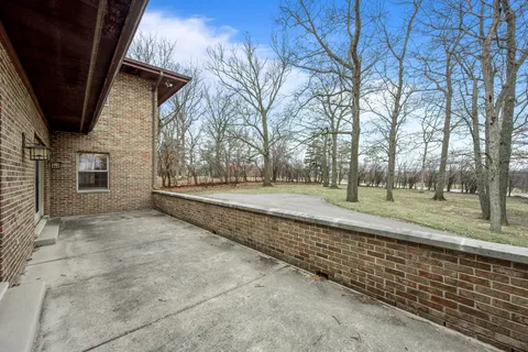 $895,000 | 32981 North River Road, Libertyville, IL 60048