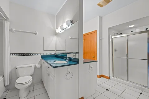 $895,000 | 32981 North River Road, Libertyville, IL 60048