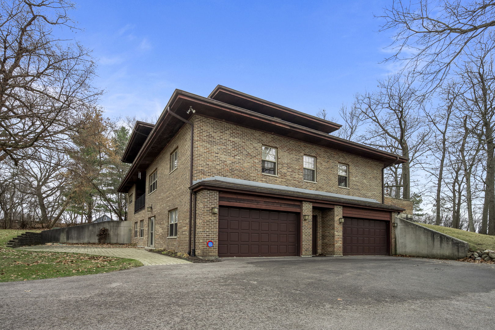 32981 North River Road Libertyville, IL 60048 - Photo 3 of 44 a view of a house with a outdoor space