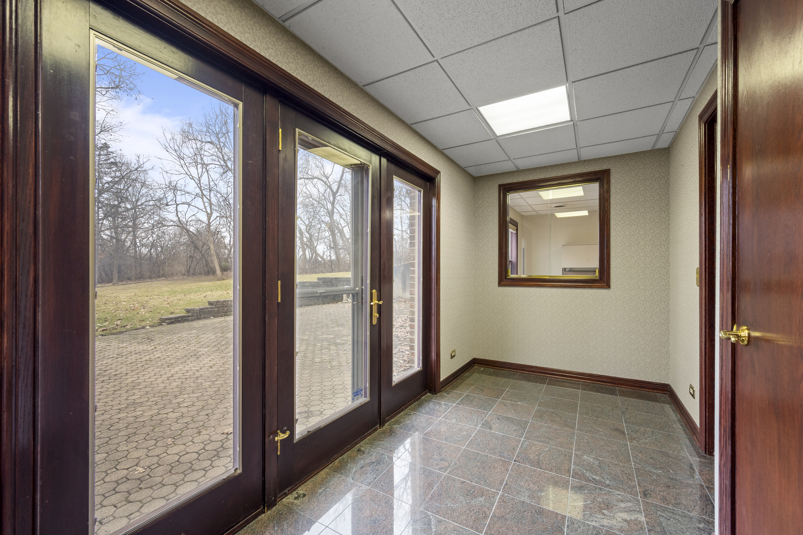 32981 North River Road Libertyville, IL 60048 - Photo 37 of 44 a view of an empty room and window