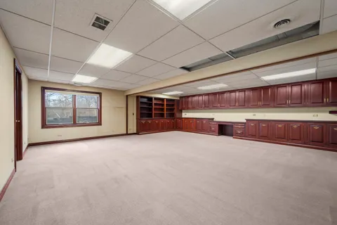 $895,000 | 32981 North River Road, Libertyville, IL 60048