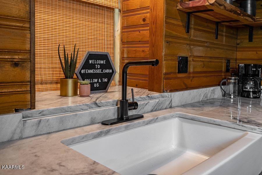 6237 Old Walland Highway Walland, TN 37886 - Photo 7 of 23 IMG_3869