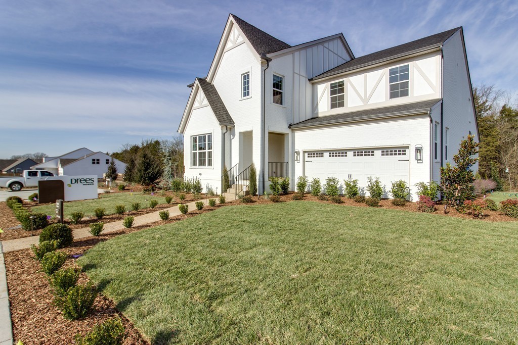 1715 Merkel Road West Columbia, TN 38401 - Photo 2 of 70 a front view of house with yard and green space