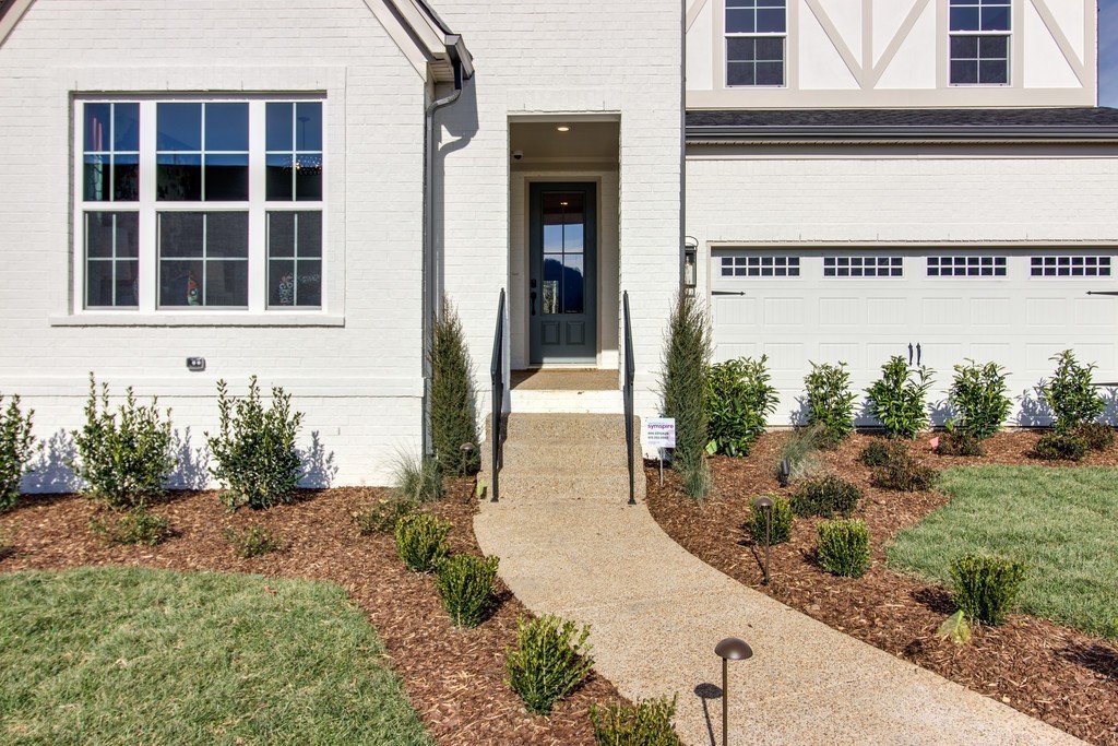 1715 Merkel Road West Columbia, TN 38401 - Photo 4 of 70 a view of a house with backyard and garden