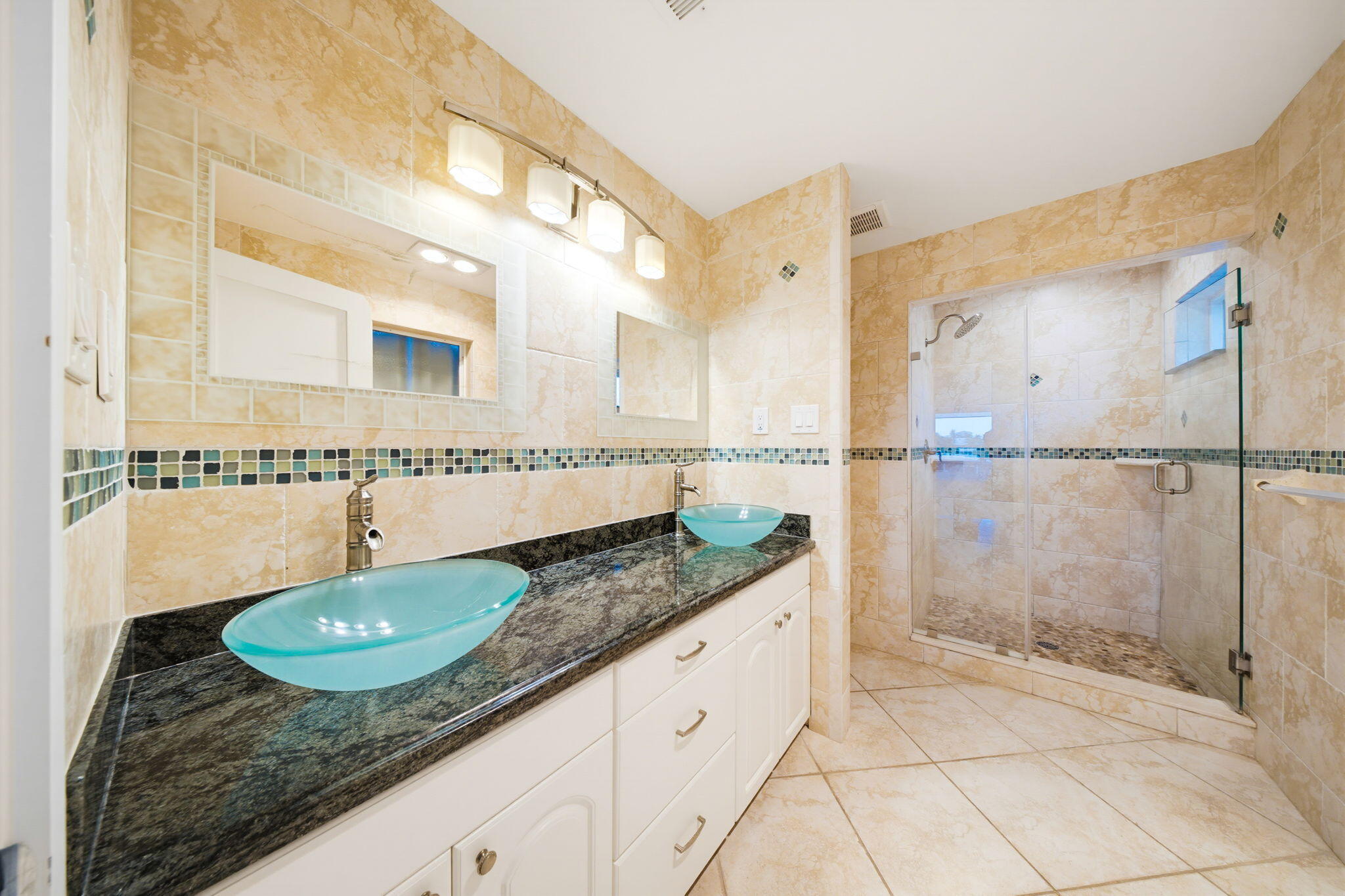 420 11th Street Key Colony Beach, FL 33051 - Photo 34 of 104 Primary En-Suite