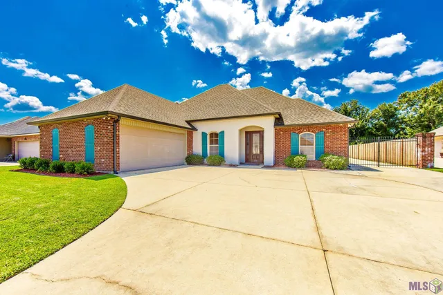 $430,000 | 316 Brentwood Drive, Houma, LA 70360