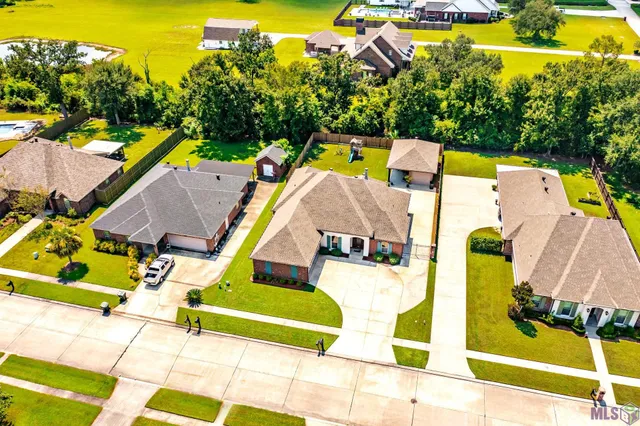 $427,500 | 316 Brentwood Drive, Houma, LA 70360