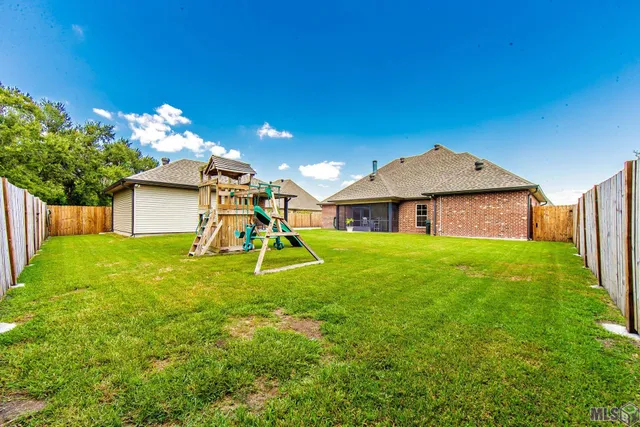 $427,500 | 316 Brentwood Drive, Houma, LA 70360