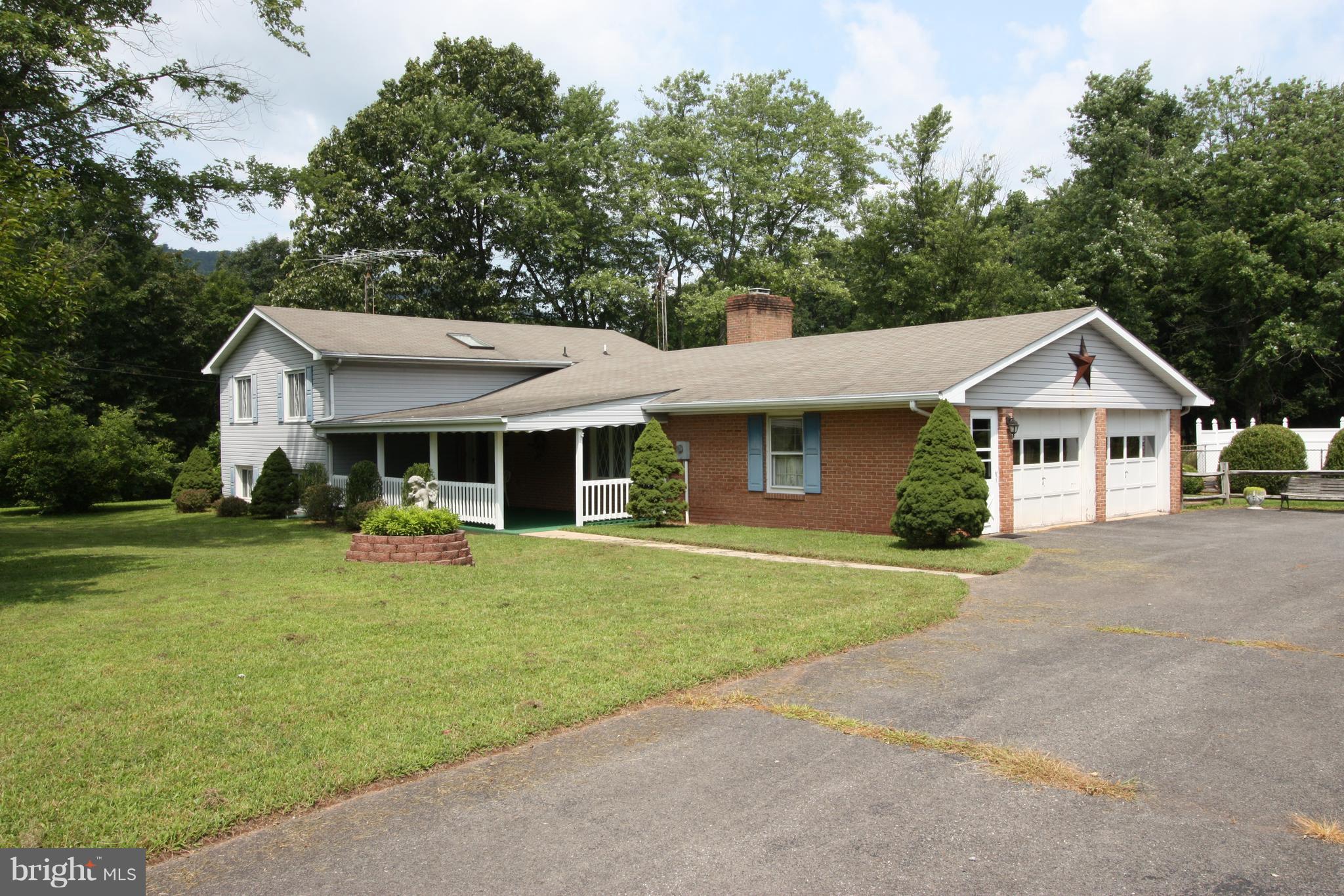 3006 Mann Road Hancock, MD 21750 - Photo 2 of 29 Front View, Paved Drive