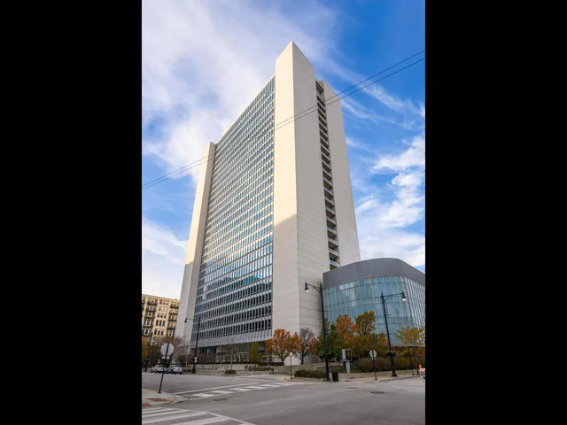 $438,000 | 500 West Superior Street, Unit 1504, Chicago, IL 60654