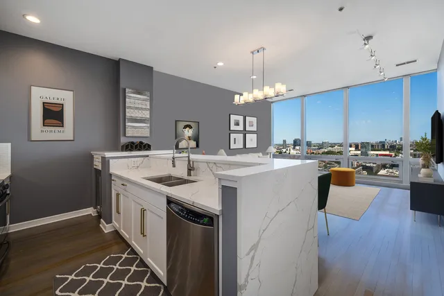$438,000 | 500 West Superior Street, Unit 1504, Chicago, IL 60654