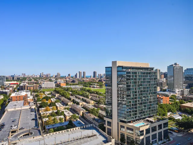 $438,000 | 500 West Superior Street, Unit 1504, Chicago, IL 60654