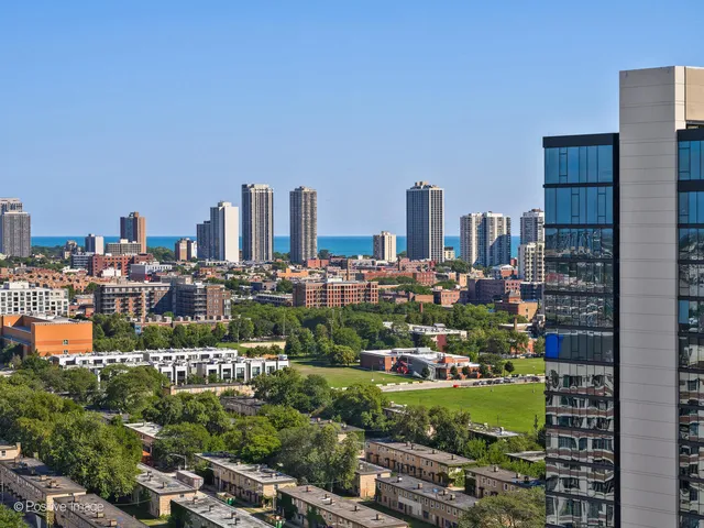 $438,000 | 500 West Superior Street, Unit 1504, Chicago, IL 60654